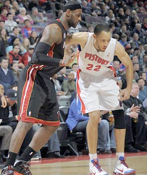 方面稍显不 方面稍显不